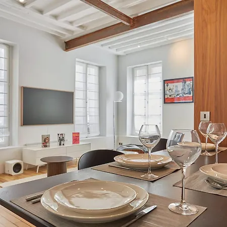 Amazing 2 Bedrooms Center By Prestige Paris