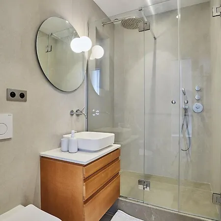 Amazing 2 Bedrooms Center By Prestige